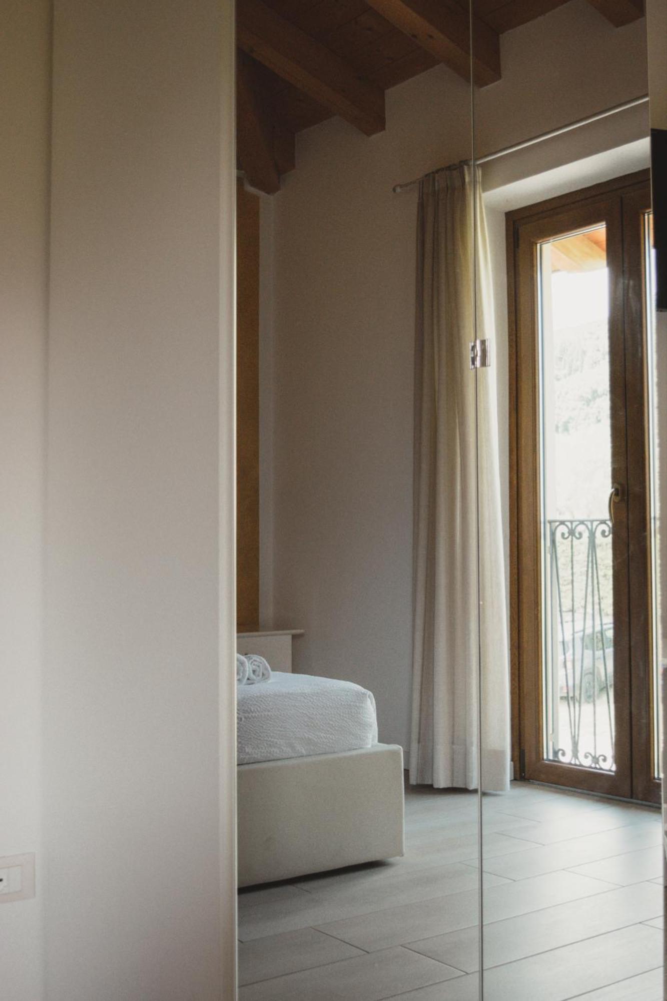 Rama Relais Bed & Breakfast Caprino Veronese Bagian luar foto