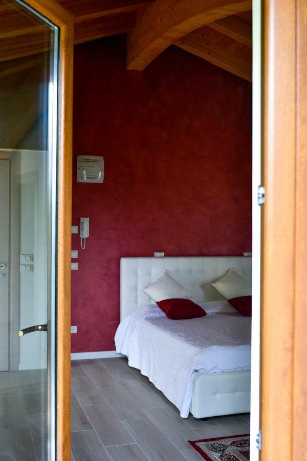 Rama Relais Bed & Breakfast Caprino Veronese Bagian luar foto